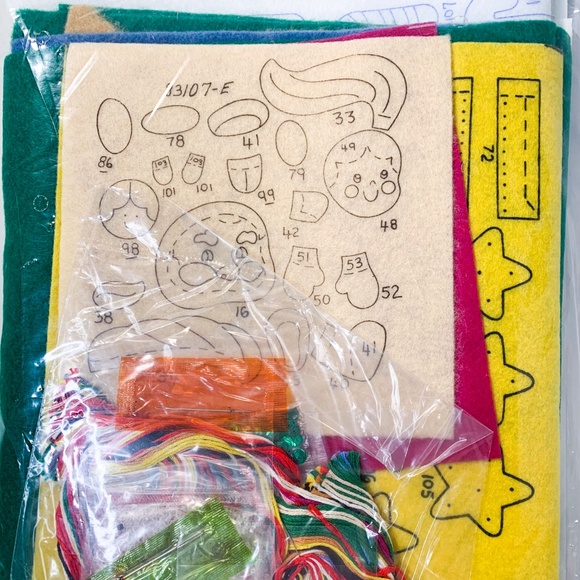 BUCILLA® 'Christmas Tree Banner' Felt Applique Kit - Picture 8 of 8